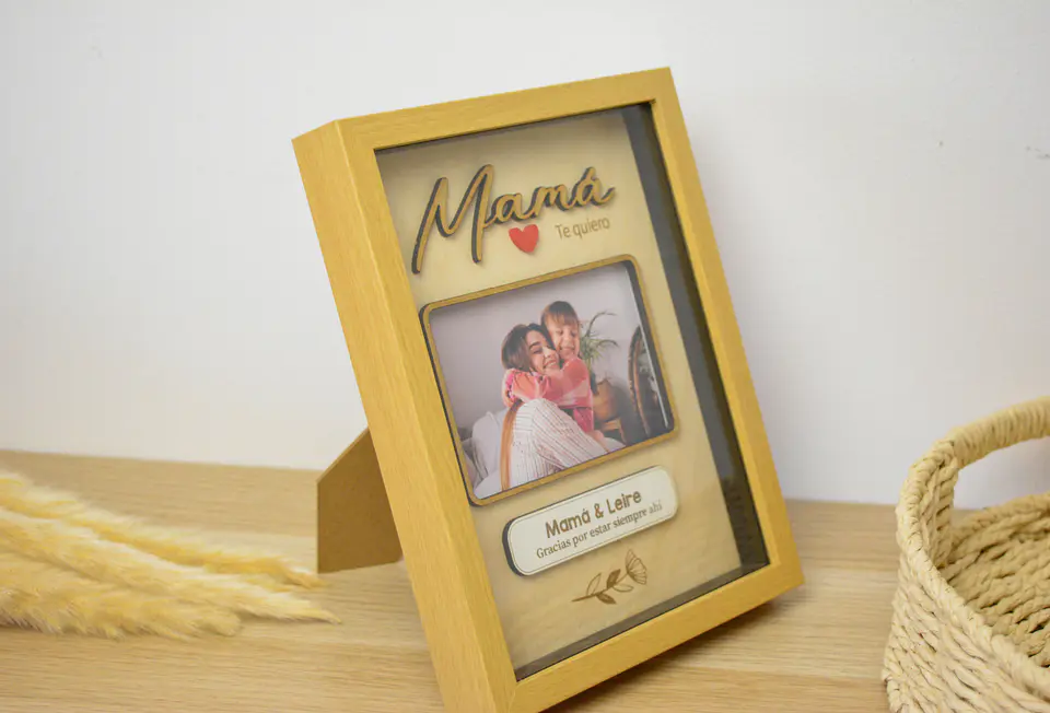 Marco madera Mamá con plaquita 2