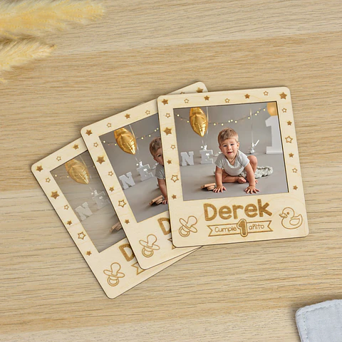 Polaroid de madera personalizada con imán primer añito 