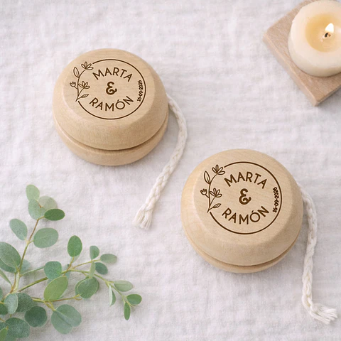 Yoyos grabados para boda