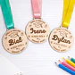 Medallas infantiles para graduaciones escolares grabadas - Miniatura 3