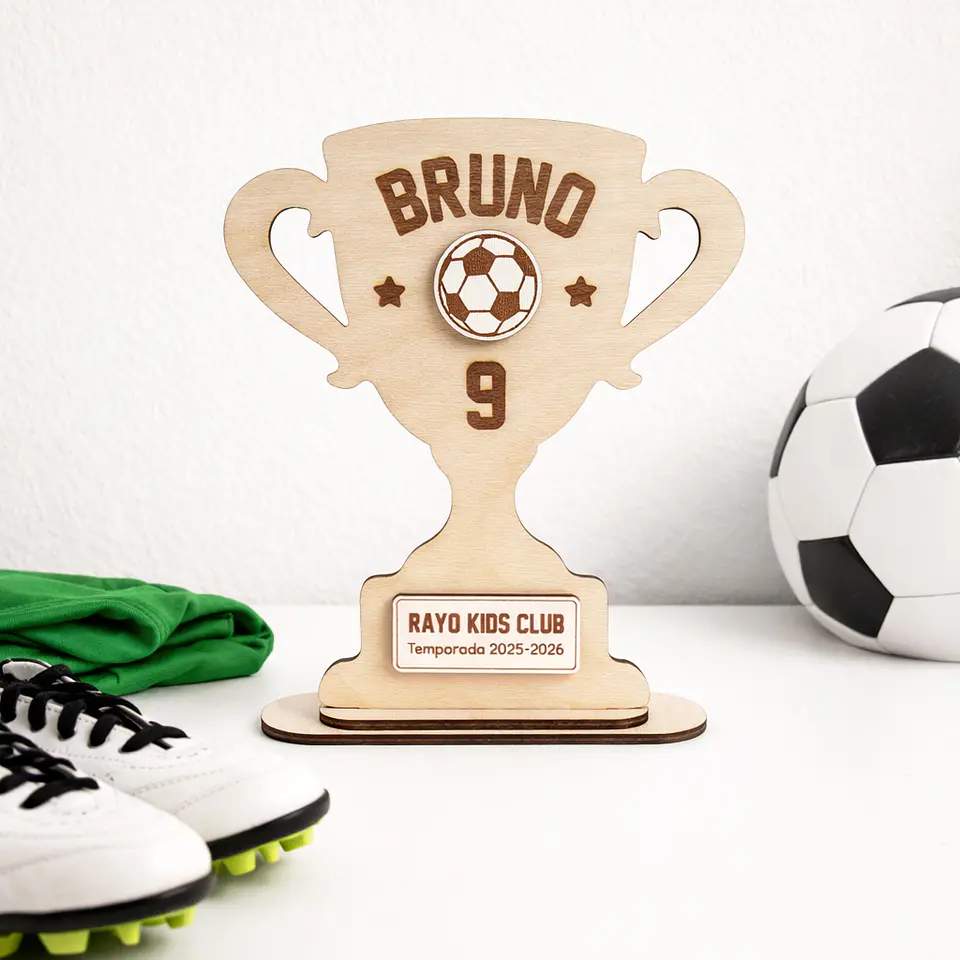 Trofeo deportivo infantil personalizado – Fútbol o Baloncesto 1