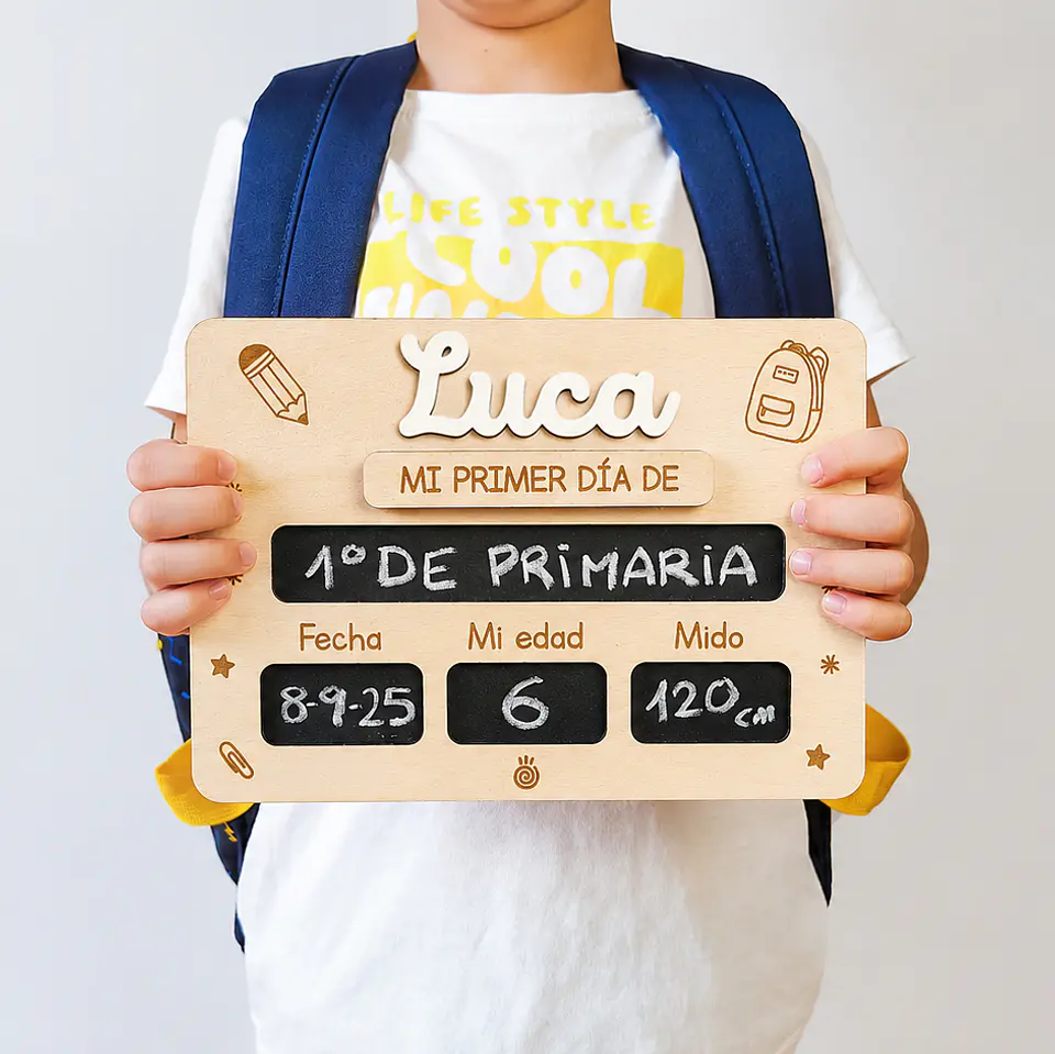 Pizarra mi primer día de cole - Nombre en madera blanca 1