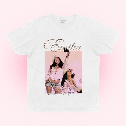 Emilia 'nació la perfección' 