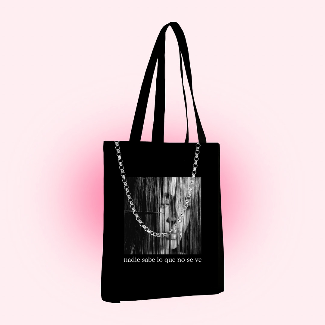 Tote bag 'nadie sabe lo que no se ve'  1