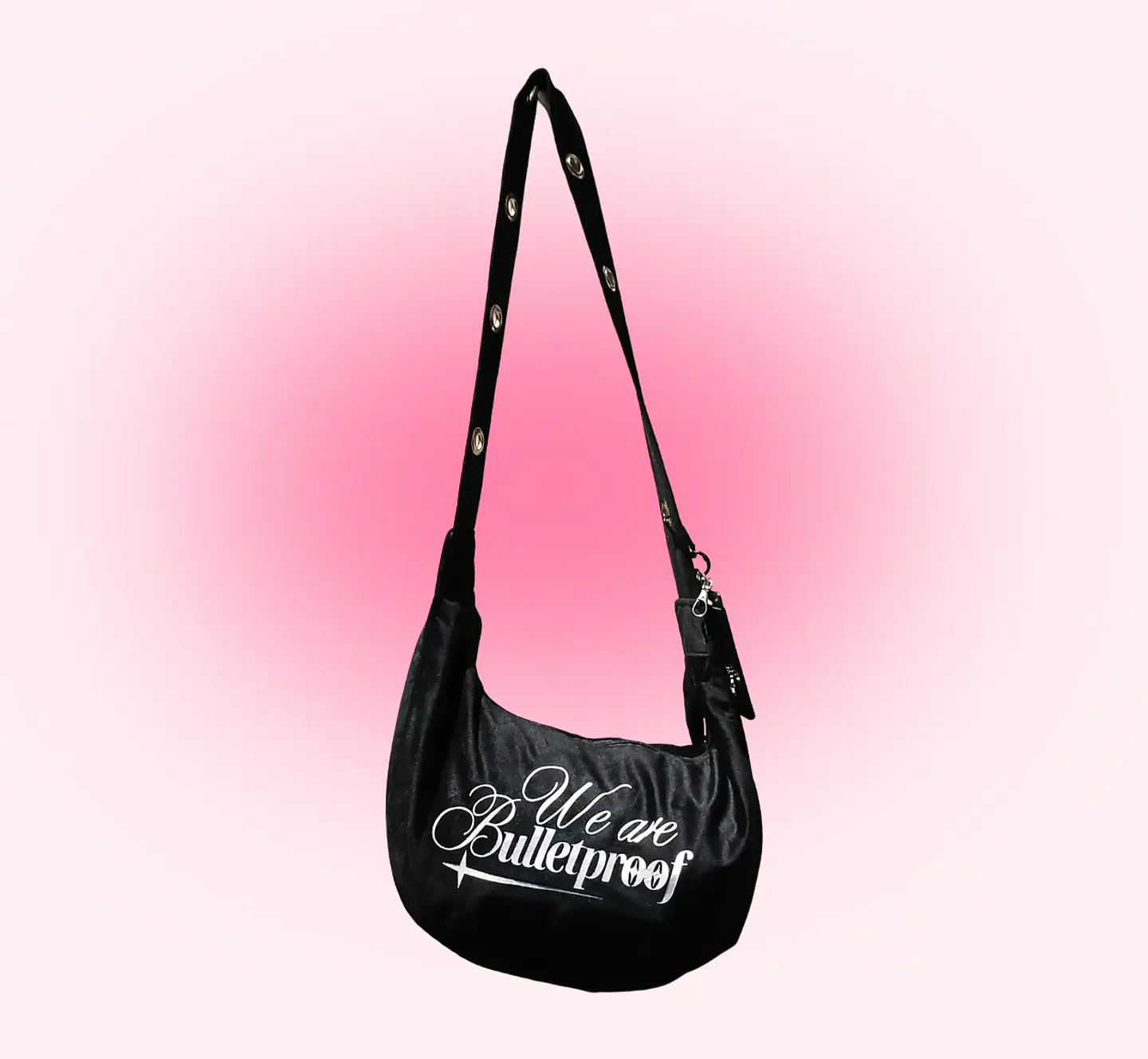 Bolso medialuna 'we are bulletproof' 1