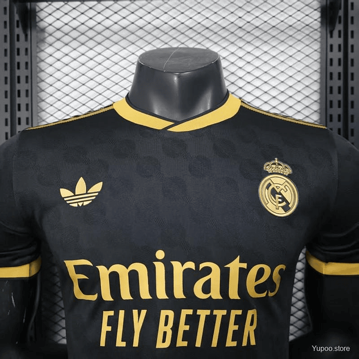 🖤✨ Player Version 25/26 Real Madrid Black with Gold Trim Jersey 3