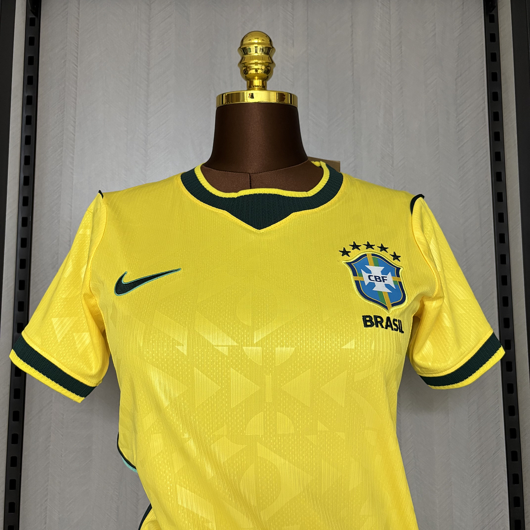 Camisa Seleção Brasileira - Brasil Feminina ano 26/27 Copa do mundo - VERSÃO BANDEIRA ALTO RELEVO 4