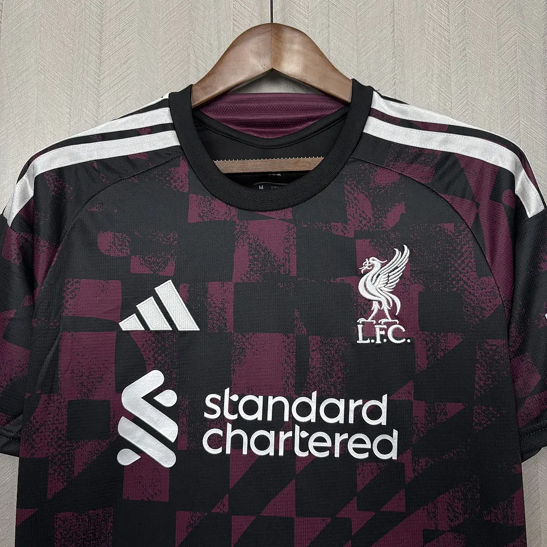 CAMISA LIVERPOOL 26/27 TERCEIRA - Preta e Grená Xadrez 4