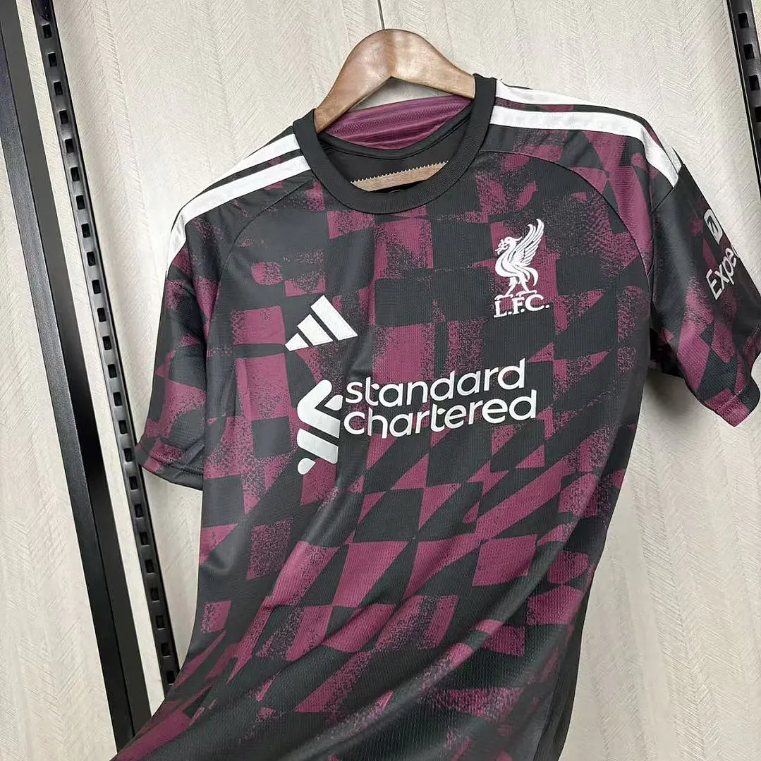CAMISA LIVERPOOL 26/27 TERCEIRA - Preta e Grená Xadrez 6
