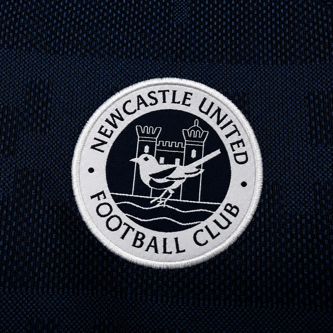 CAMISA NEWCASTLE UNITED 26/27 ALTERNATIVA - Azul-Marinho 3