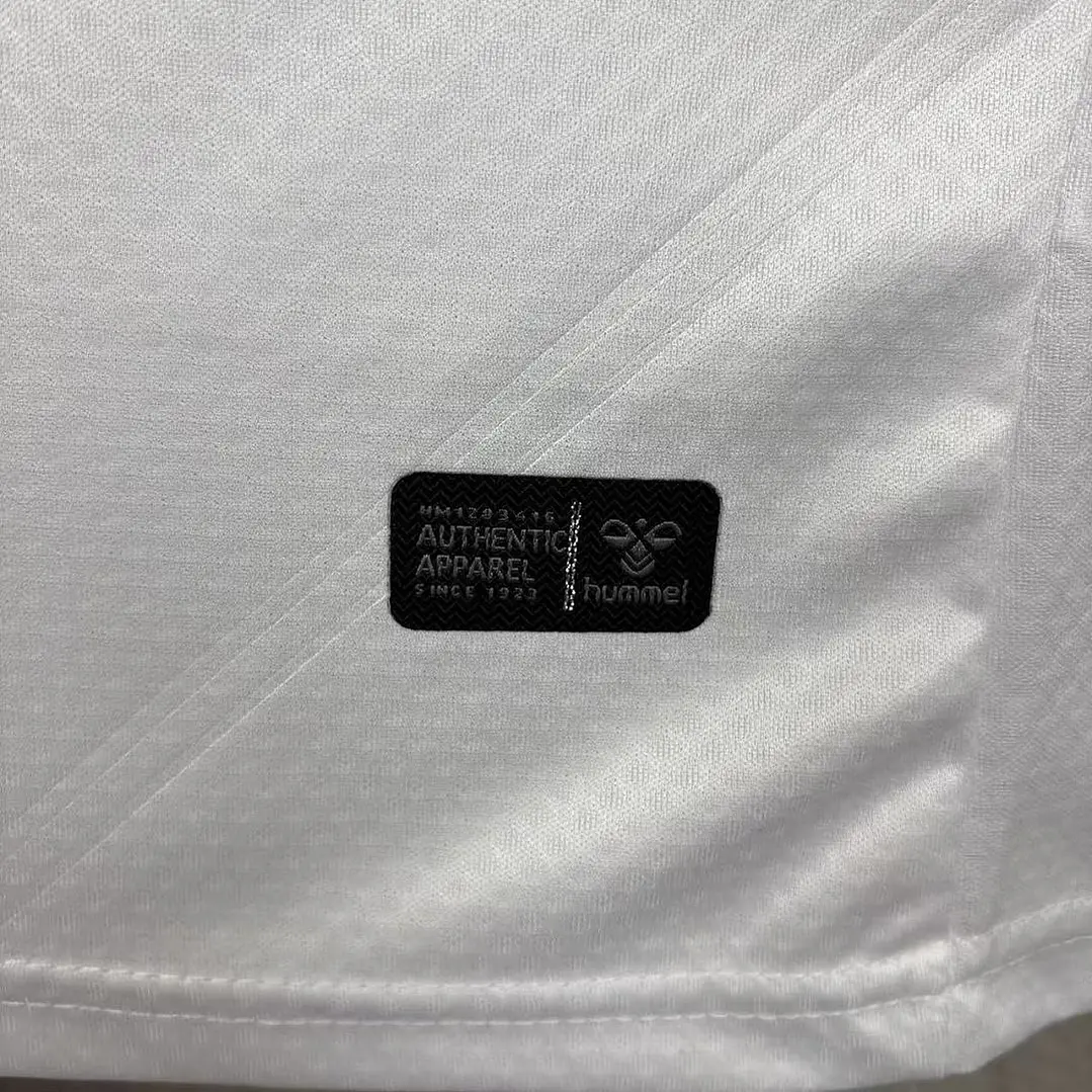 CAMISA VITÓRIA DE GUIMARÃES 26/27 - Branca e Preta 7