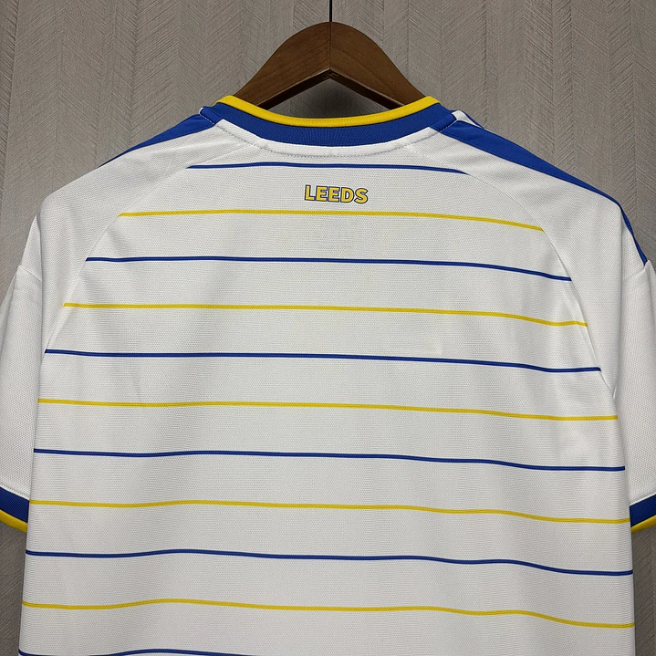 CAMISA LEEDS UNITED 26/27 FORA - Branca Listrada 9