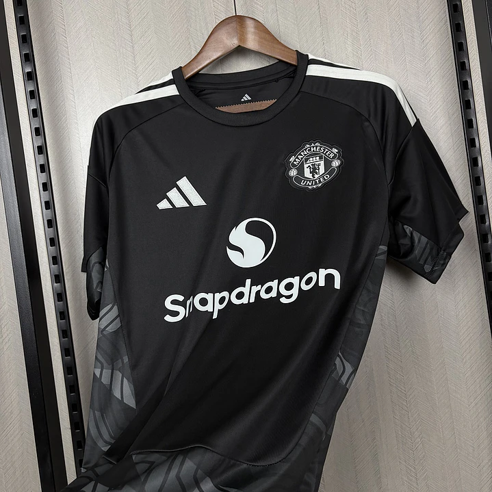 CAMISA MANCHESTER UNITED 26/27 TREINO - Preta 7
