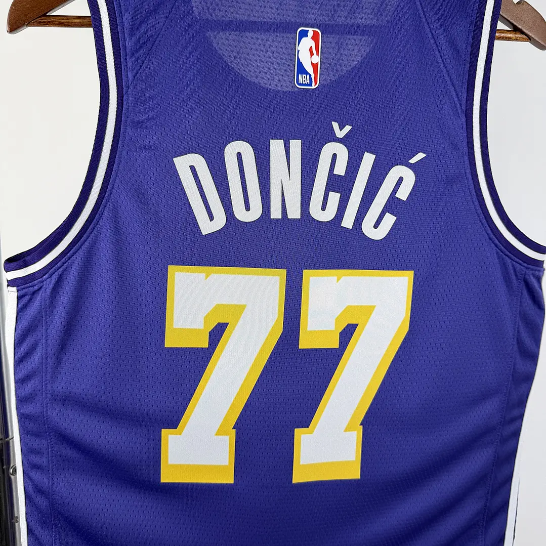 Camisa NBA Los Angeles Lakers Edição Jordan Statement - Doncic Nº77 5