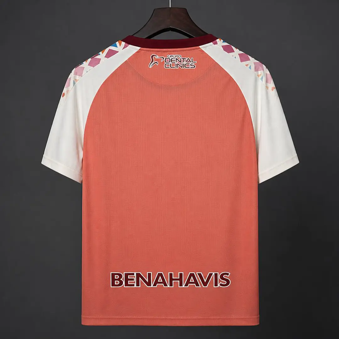 CAMISA MÁLAGA CF 26/27 VISITANTE - Rosa e Branca 3