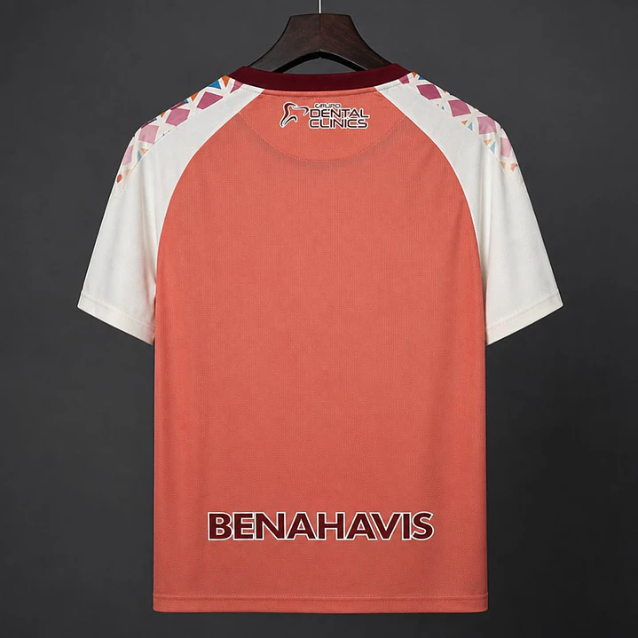 CAMISA MÁLAGA CF 26/27 VISITANTE - Rosa e Branca 3
