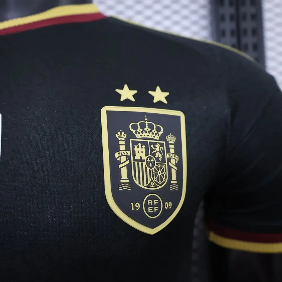 CAMISA ESPANHA 2026 PRETA E DOURADA - Versão Jogador Slim Fit 6