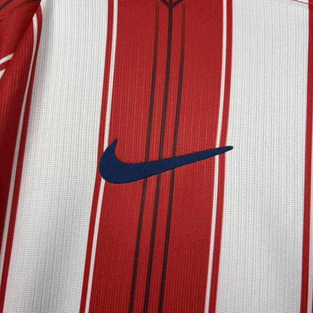 CAMISA ATLÉTICO DE MADRID 26/27 CASA - Vermelha e Branca Listrada 2