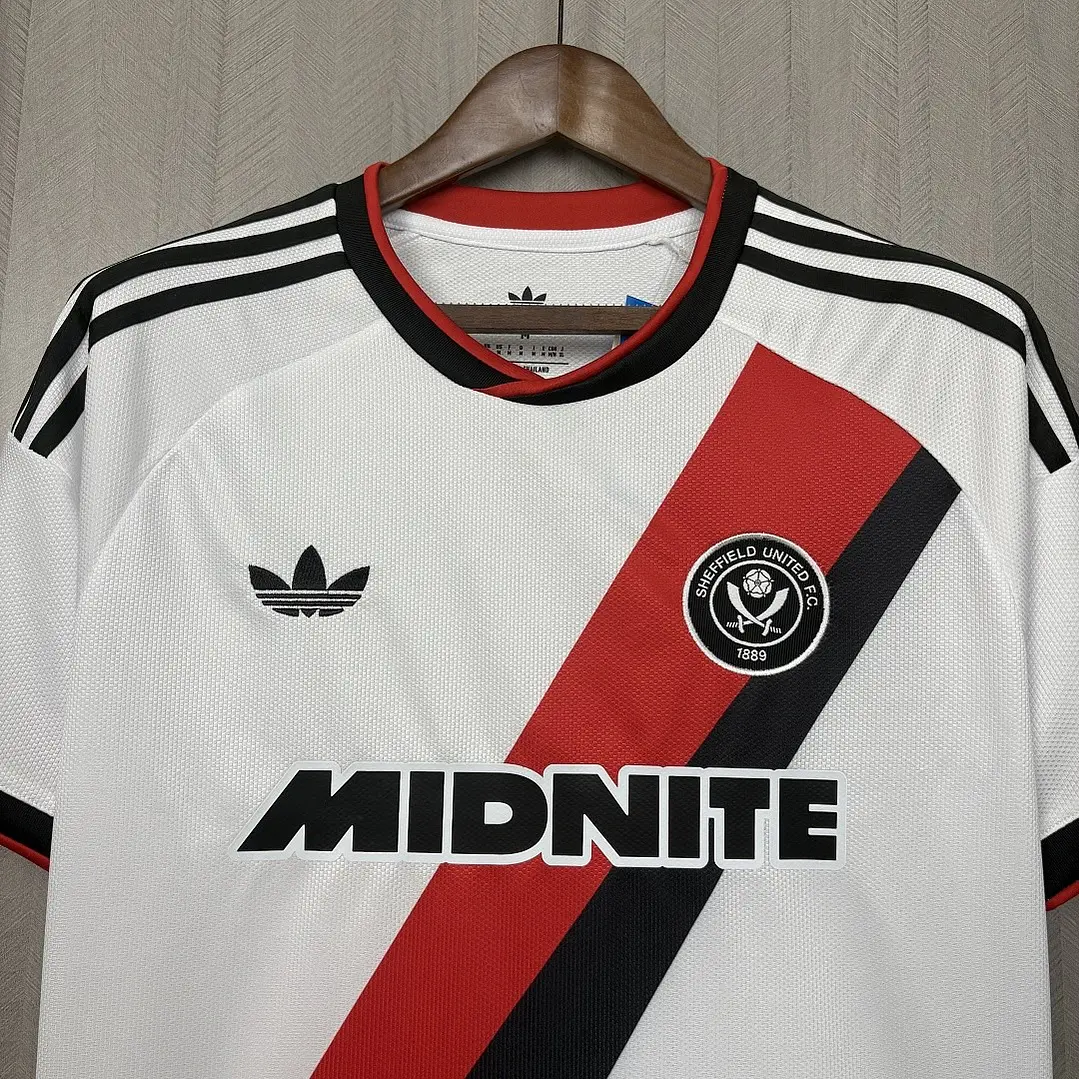 CAMISA SHEFFIELD UNITED 26/27 FORA - Branca com Faixa Diagonal 4