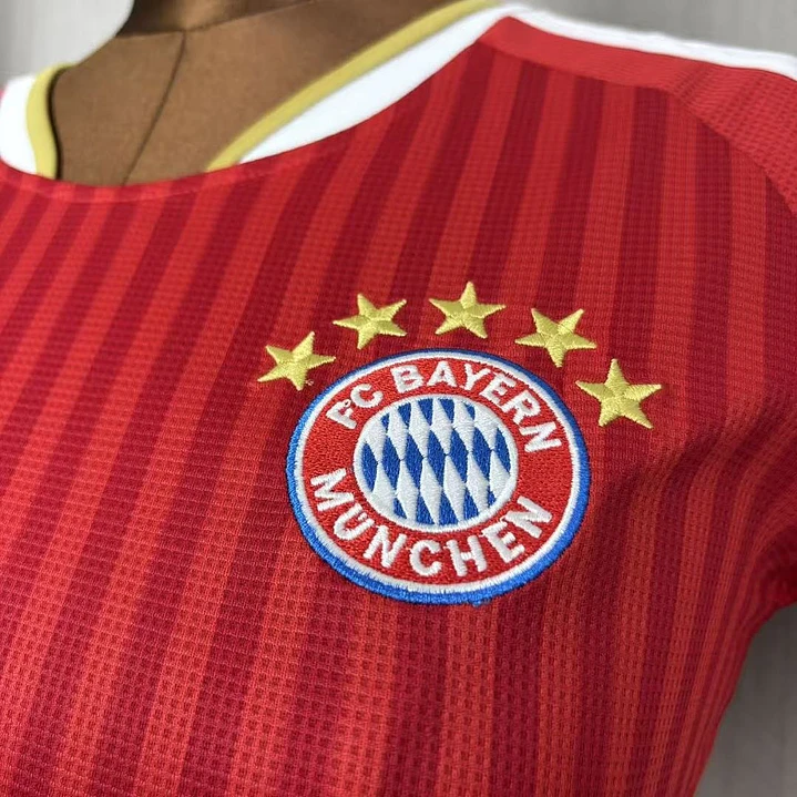 CAMISA BAYERN DE MUNIQUE 26/27 CASA - Vermelha - Feminina 3