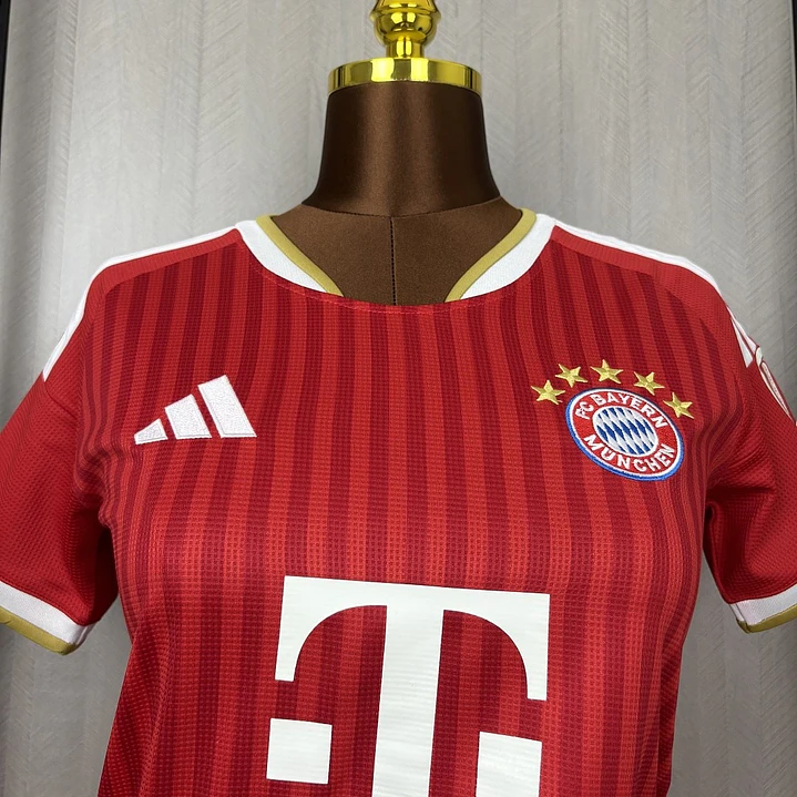 CAMISA BAYERN DE MUNIQUE 26/27 CASA - Vermelha - Feminina 4