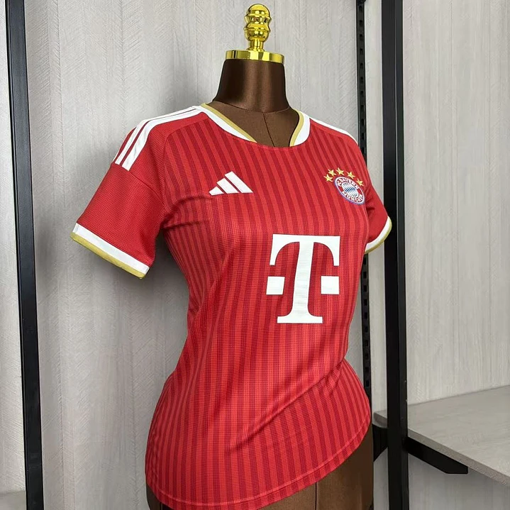 CAMISA BAYERN DE MUNIQUE 26/27 CASA - Vermelha - Feminina 6