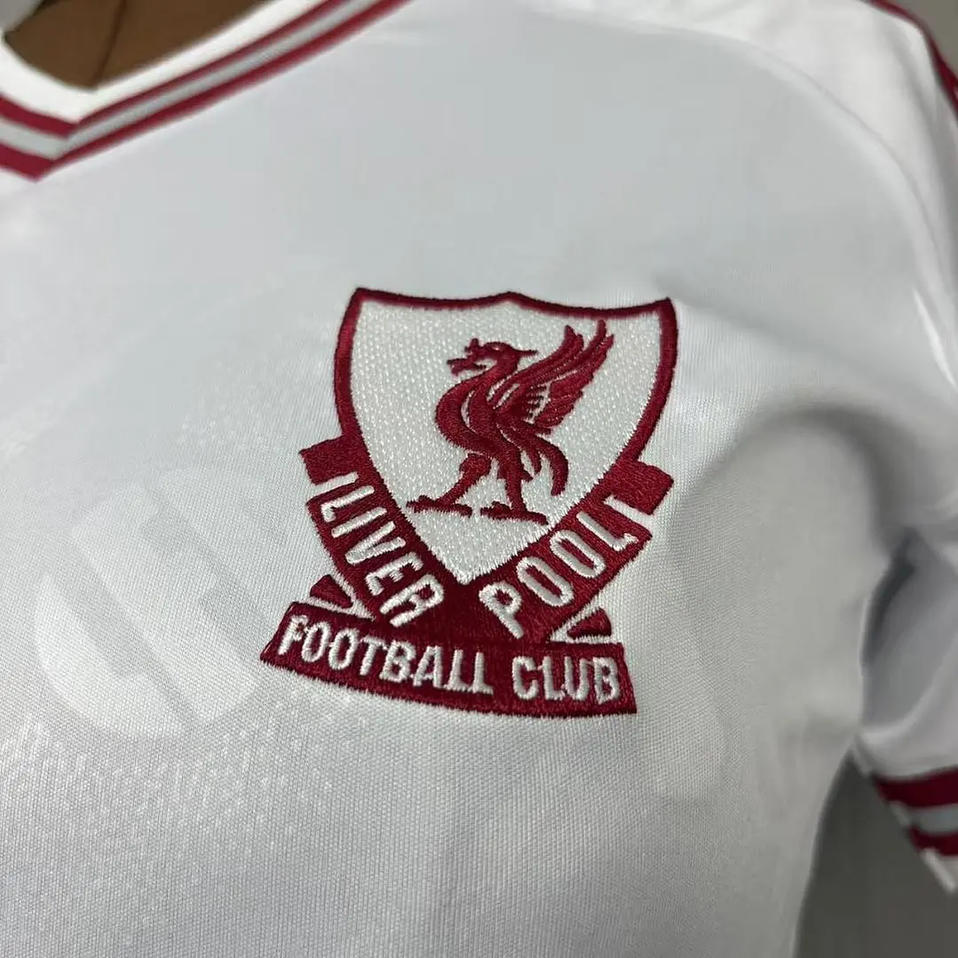 CAMISA LIVERPOOL 26/27 FORA - Branca - Feminina 6