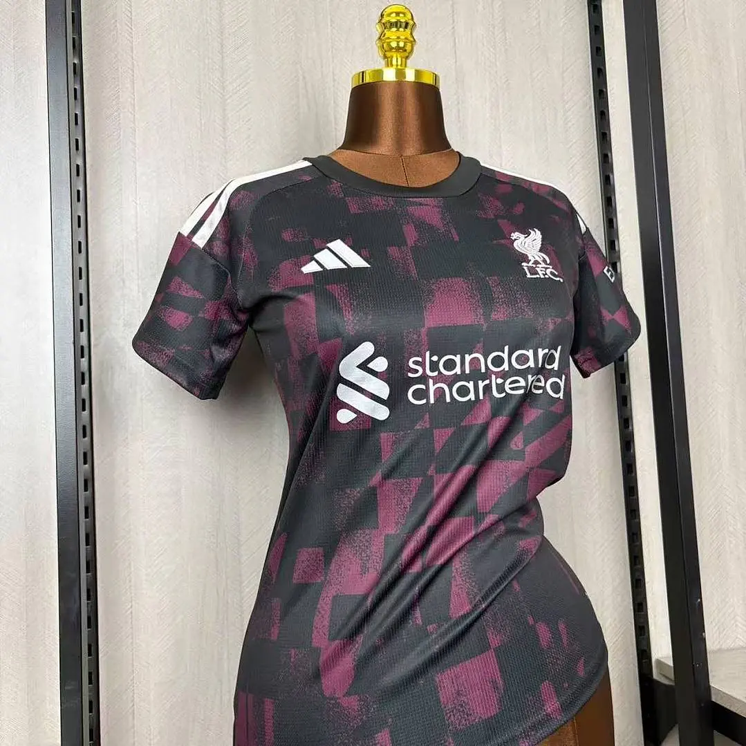 CAMISA LIVERPOOL 26/27 TERCEIRA - Preta e Grená - Feminina 6