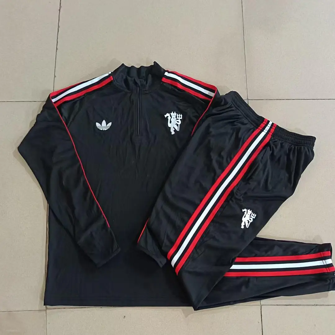 CONJUNTO DE TREINO MANCHESTER UNITED 26/27 - MEIO ZÍPER - Preto Retrô 5
