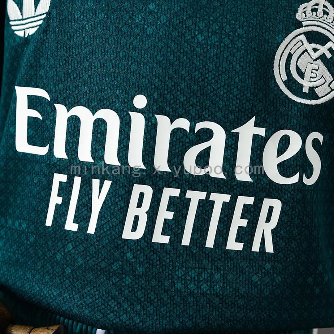 CONJUNTO INFANTIL REAL MADRID 26/27 FORA 4
