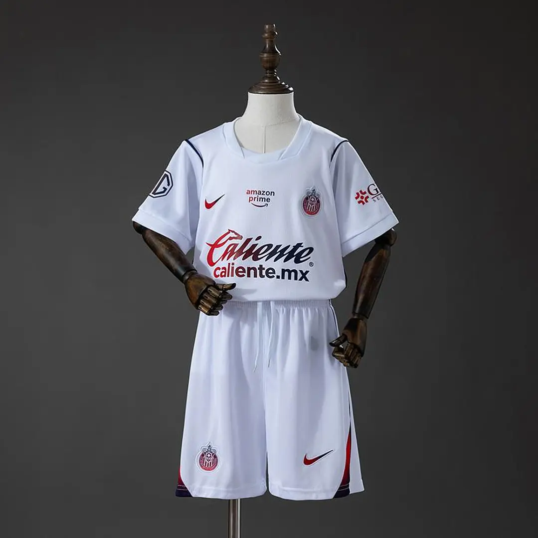 CONJUNTO INFANTIL CHIVAS GUADALAJARA 26/27 FORA 1