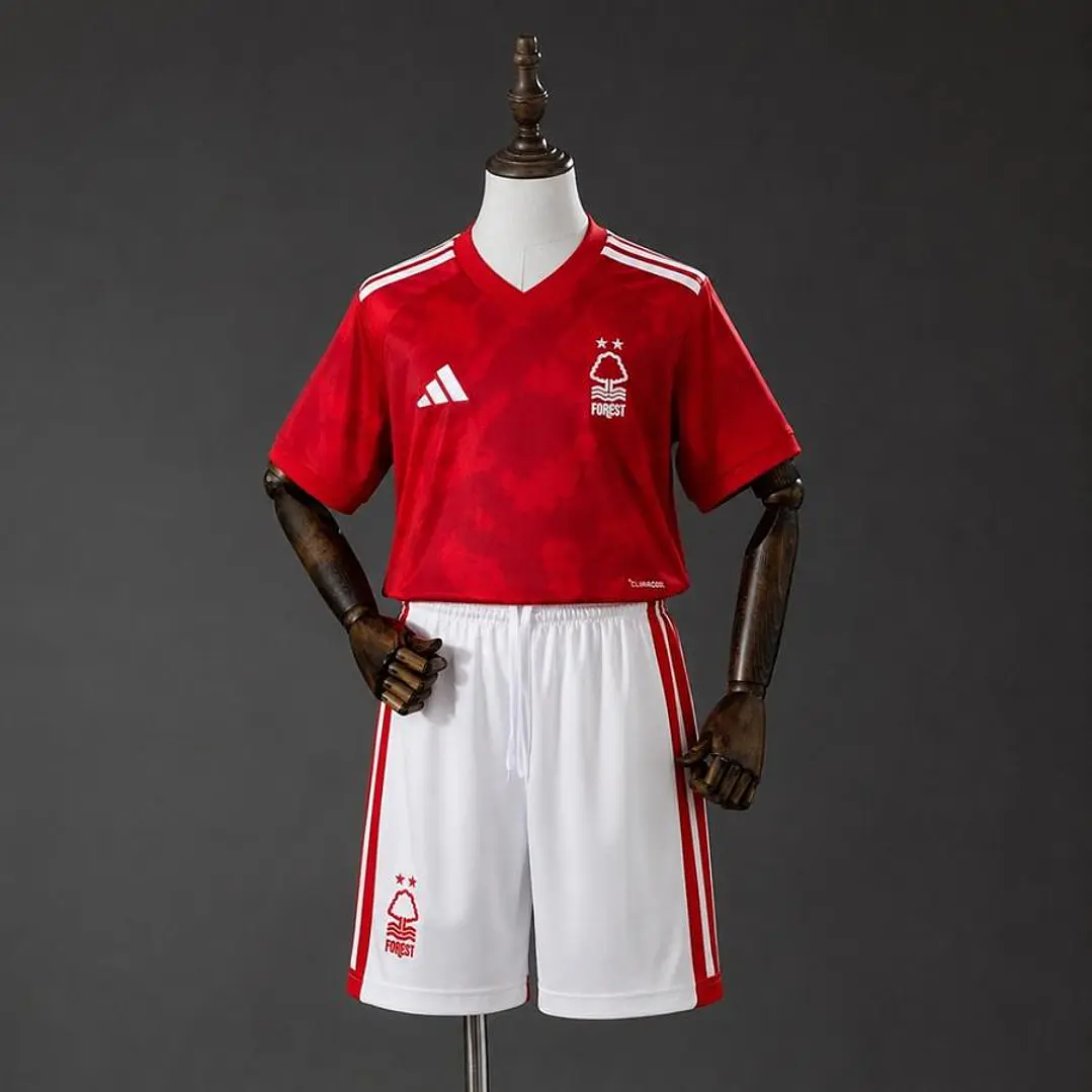 CONJUNTO INFANTIL NOTTINGHAM FOREST 26/27 CASA 1