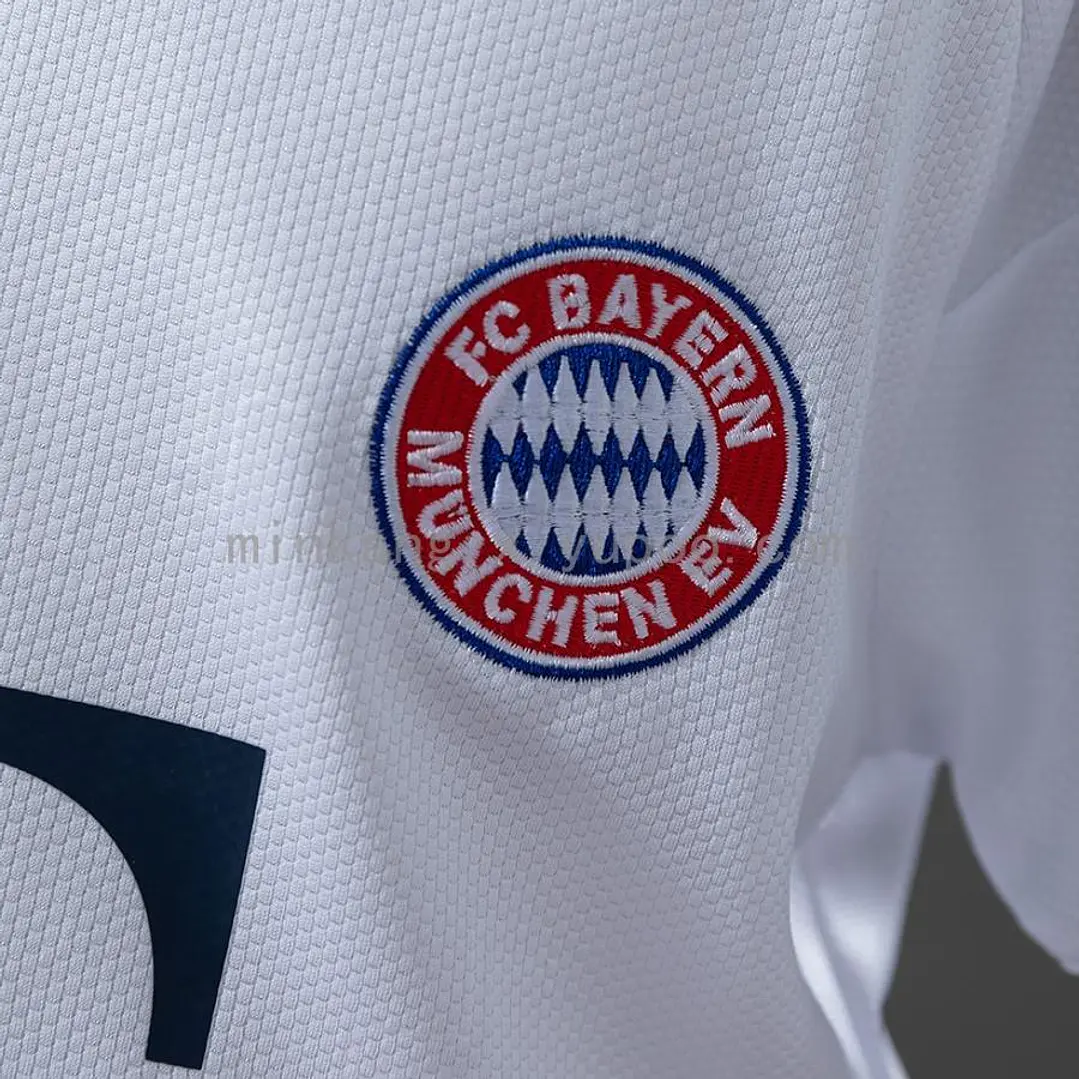 CONJUNTO INFANTIL BAYERN DE MUNIQUE 26/27 FORA 4