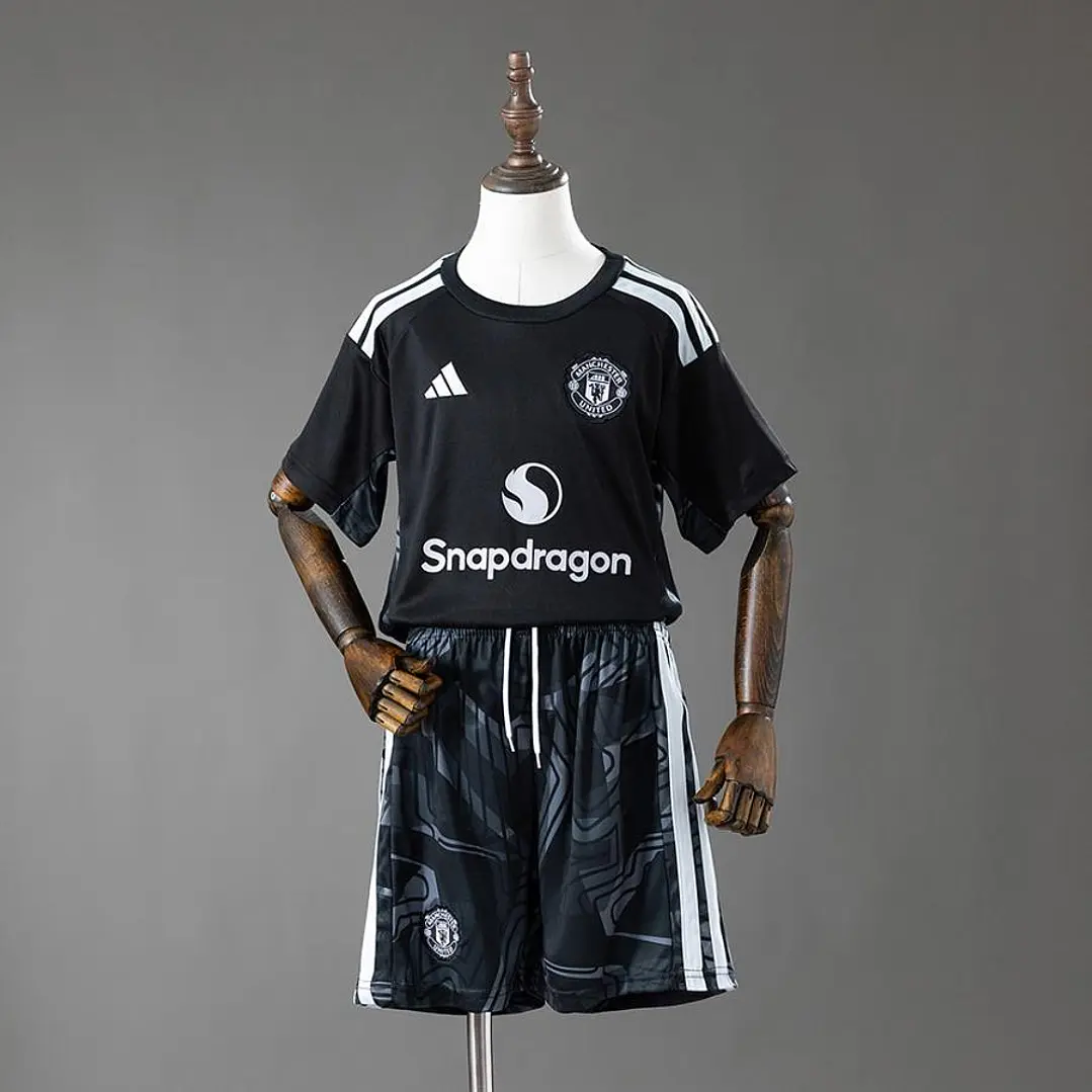 CONJUNTO INFANTIL MANCHESTER UNITED 26/27 GOLEIRO - Preta 1