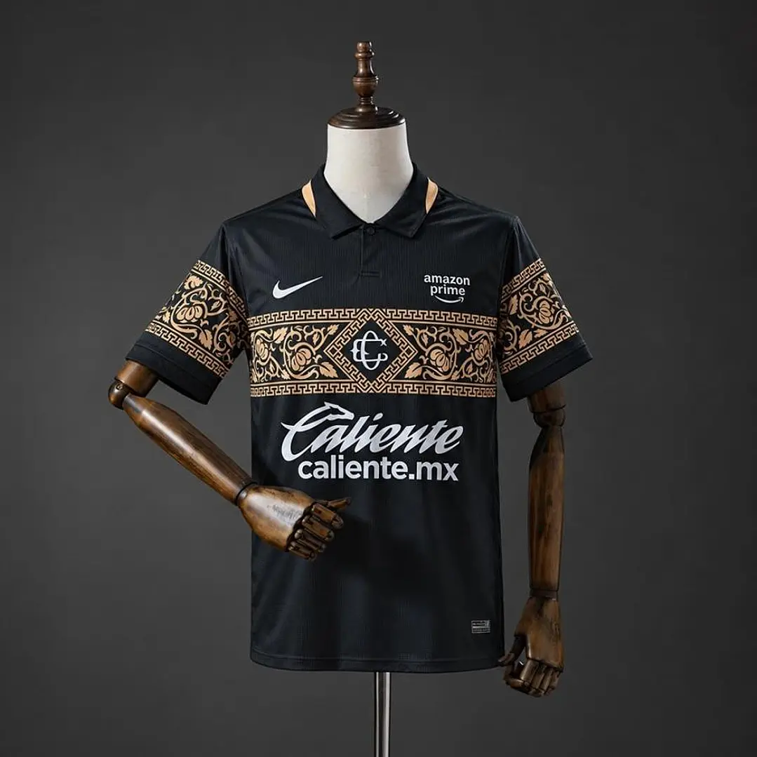 CAMISA CHIVAS GUADALAJARA 26/27 TERCEIRA, Verde escura e dourada 1