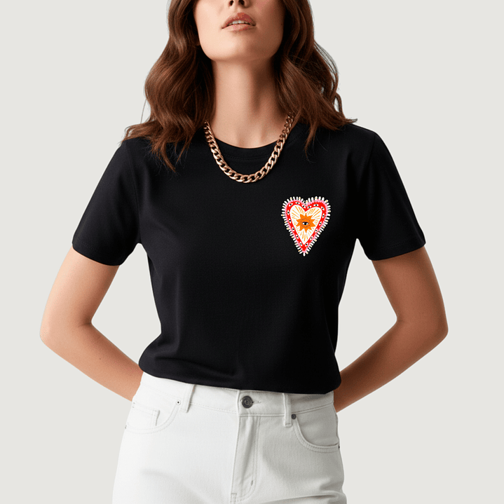 Camiseta Corazon sol amuleto 1