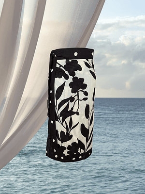 Falda Pareo Hojas y Flores Negras