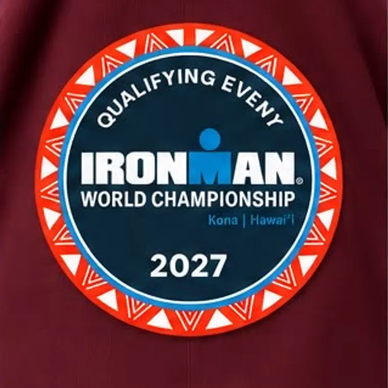 Polerón IRONMAN VALDIVIA 140.6 Unisex | Burdeo Oscuro 6