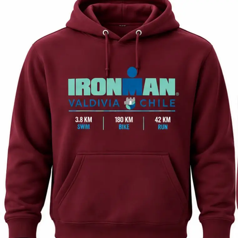 Polerón IRONMAN VALDIVIA 140.6 Unisex | Burdeo Oscuro 1
