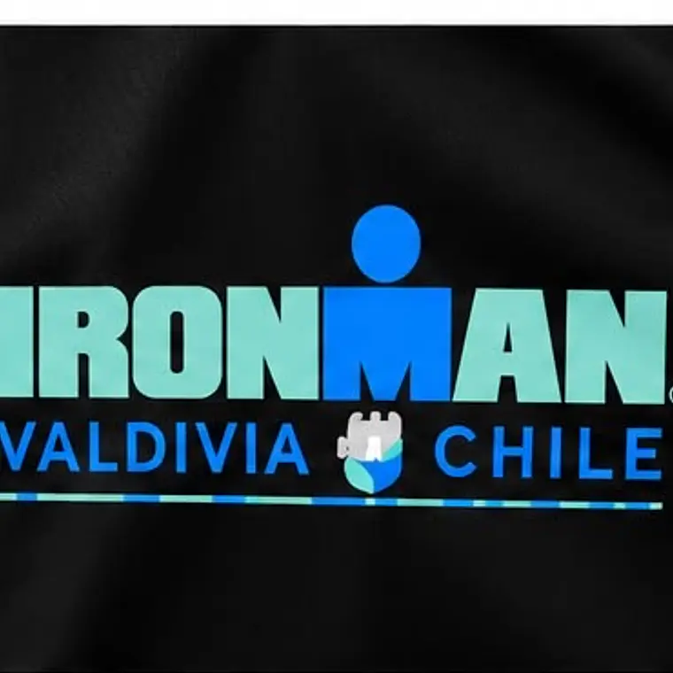 Polera IRONMAN VALDIVIA Unisex | Negro 5