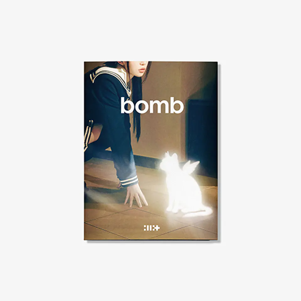ILLIT - bomb (Weverse Albums ver.) 1