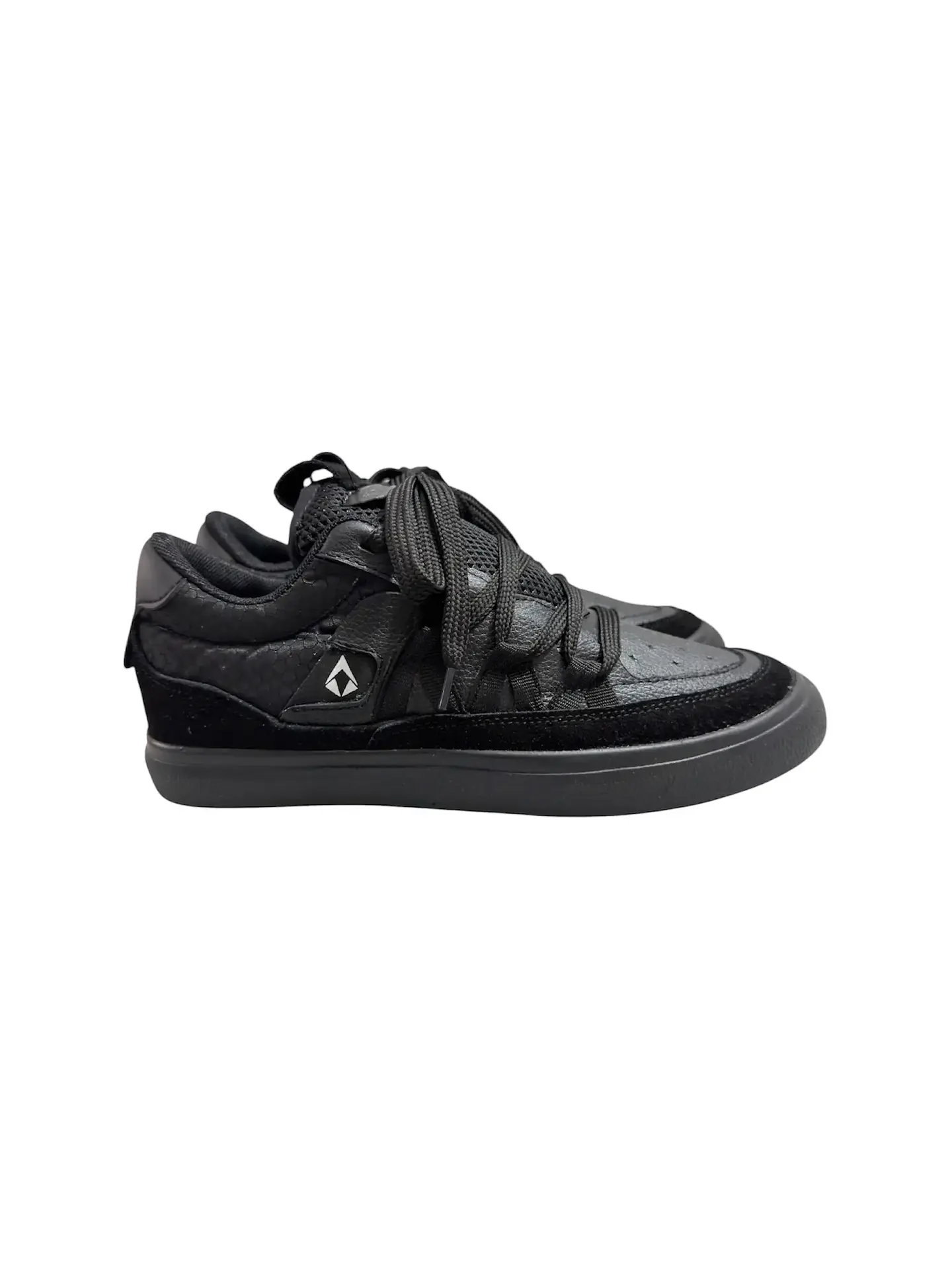 EXO 02 BLACK 2