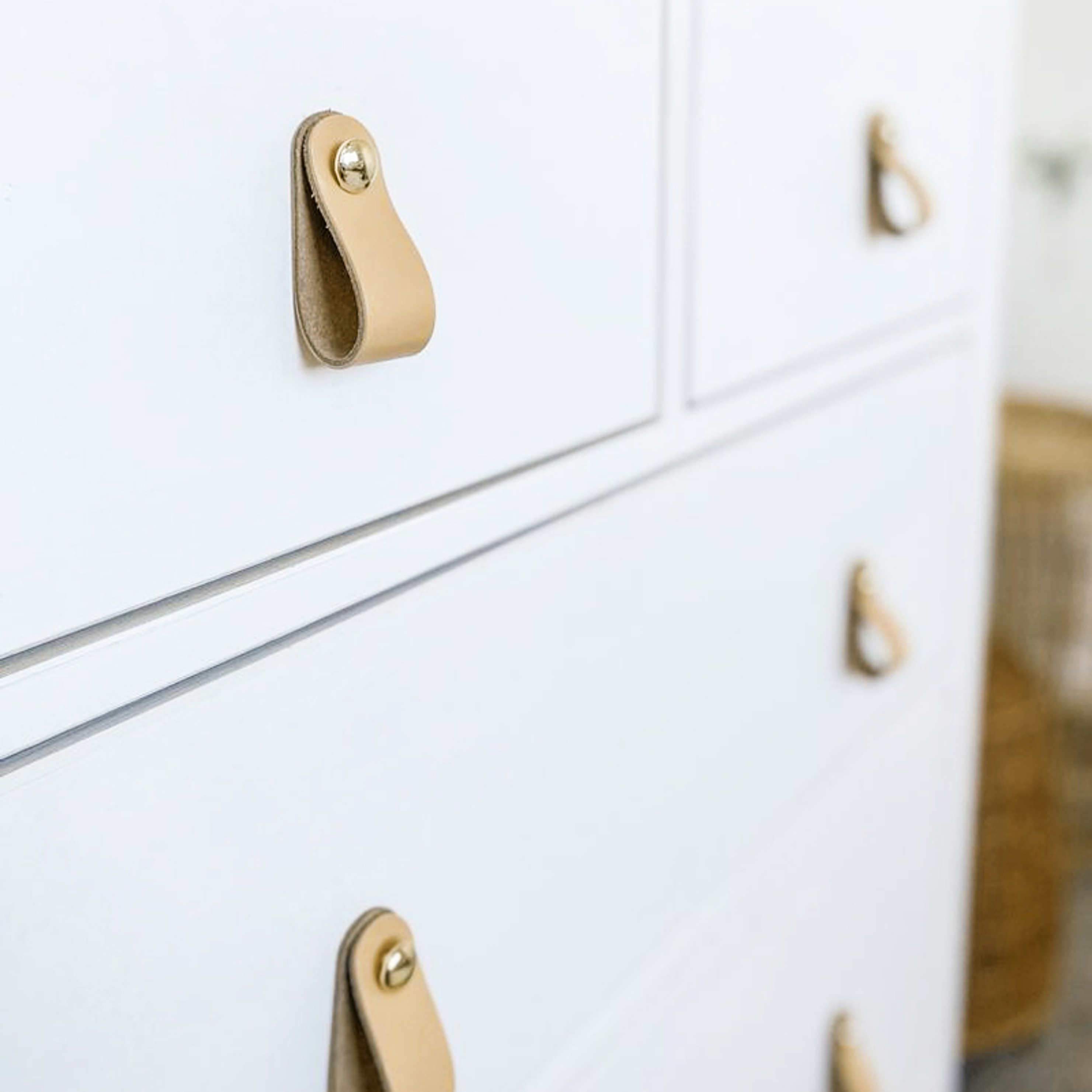 Tirador Rely camel con aplicación dorada (valor unitario) 3