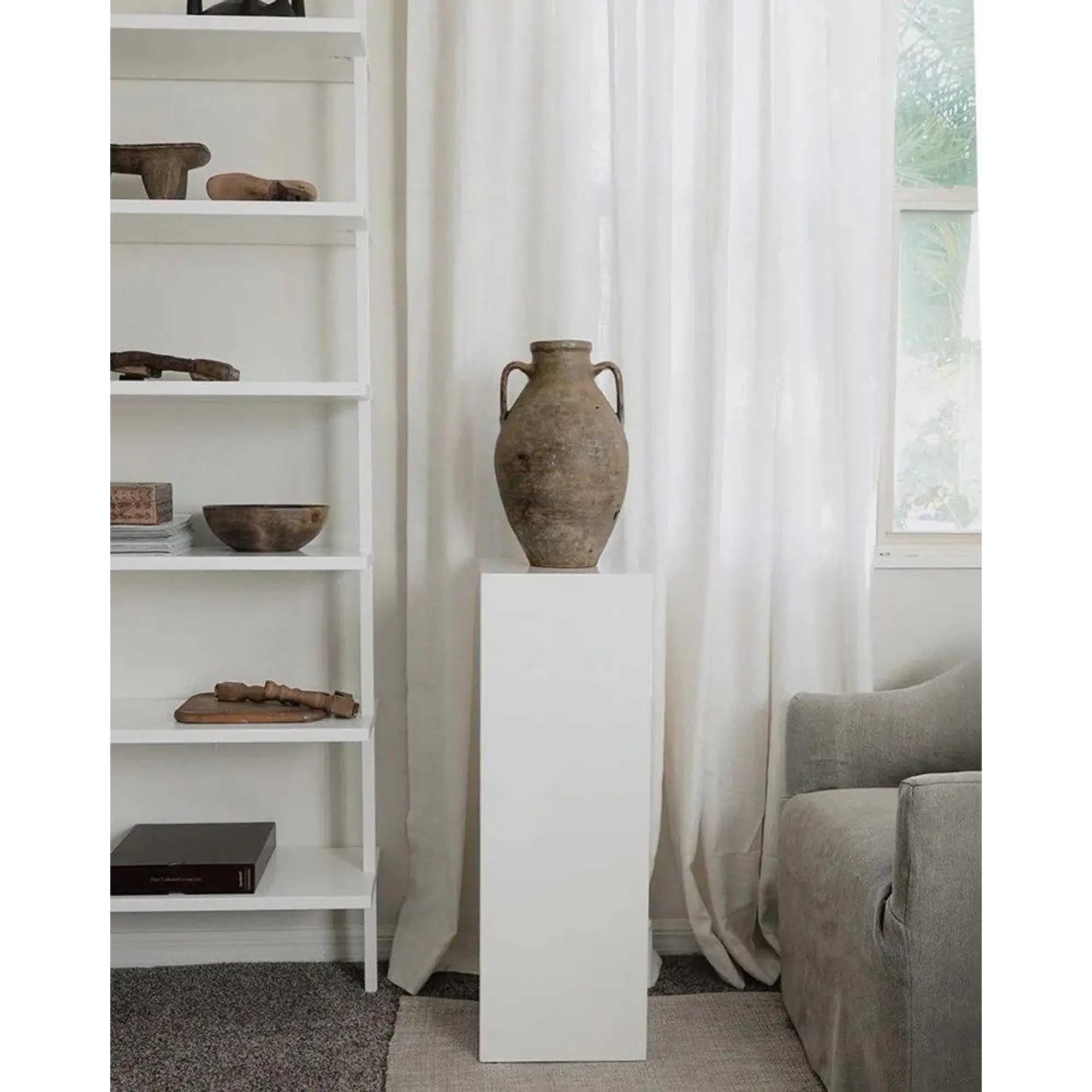 Pedestal para escultura Maison / Plinto blanco 2