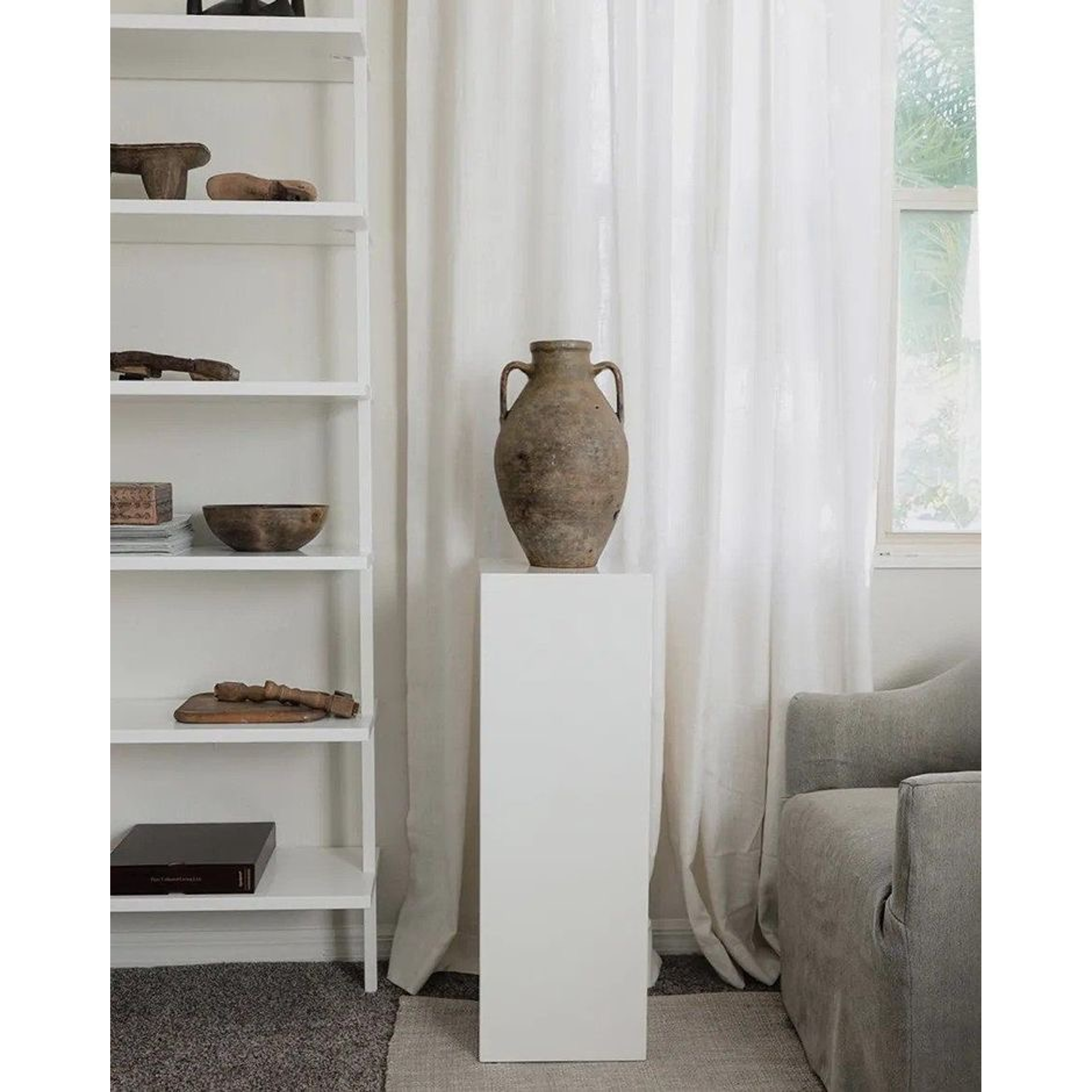 Pedestal para escultura Maison / Plinto blanco 2
