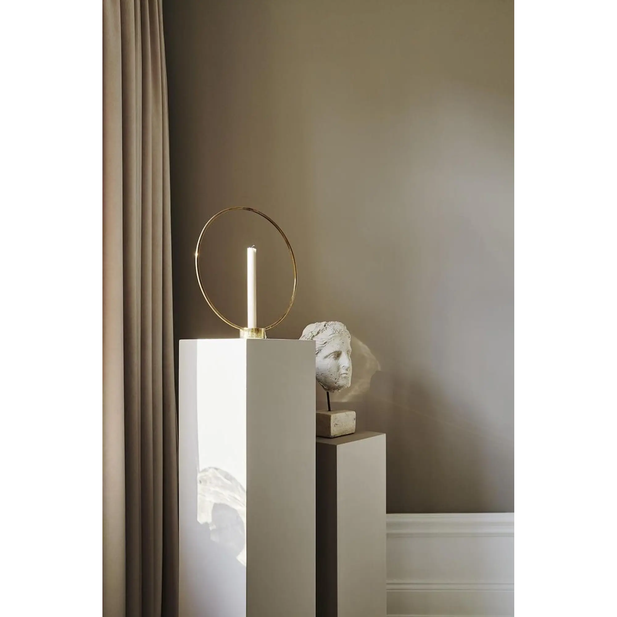 Pedestal para escultura Maison / Plinto blanco 3