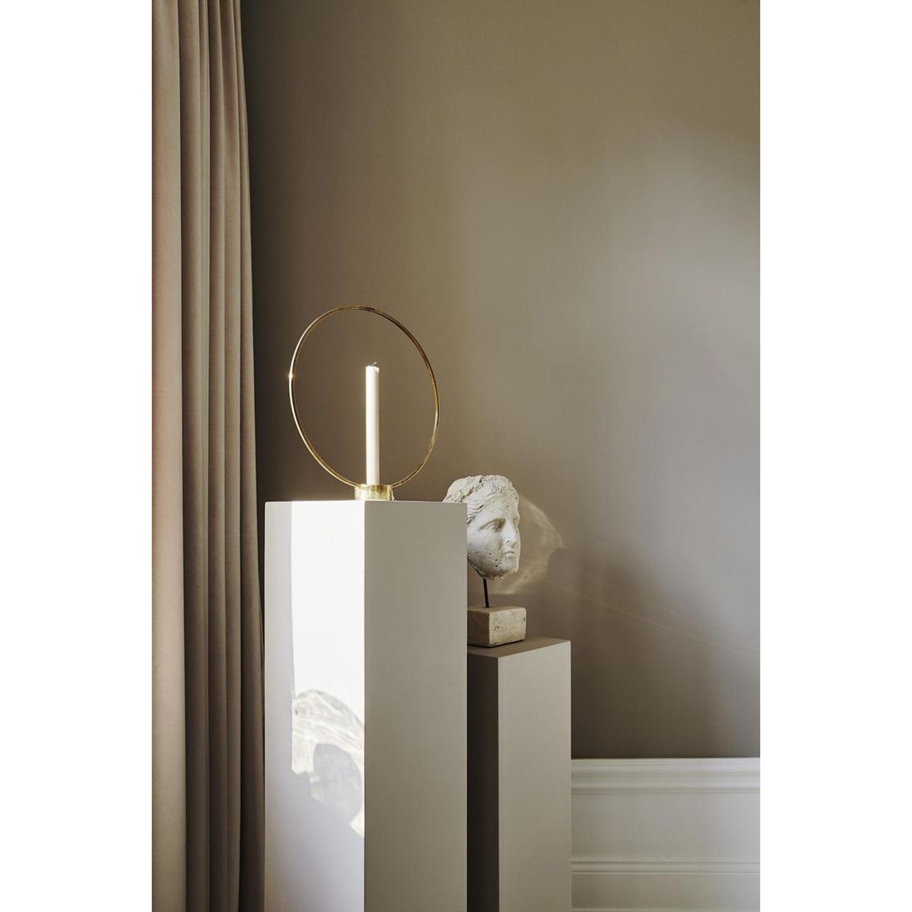 Pedestal para escultura Maison / Plinto blanco 3