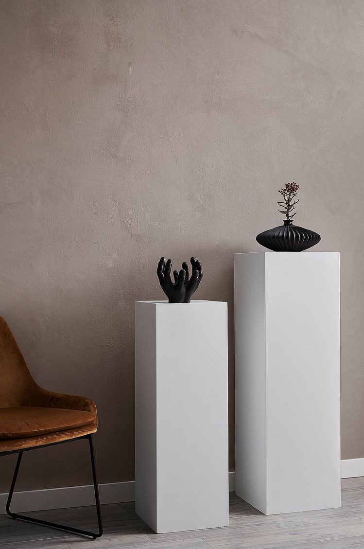 Pedestal para escultura Maison / Plinto blanco 8
