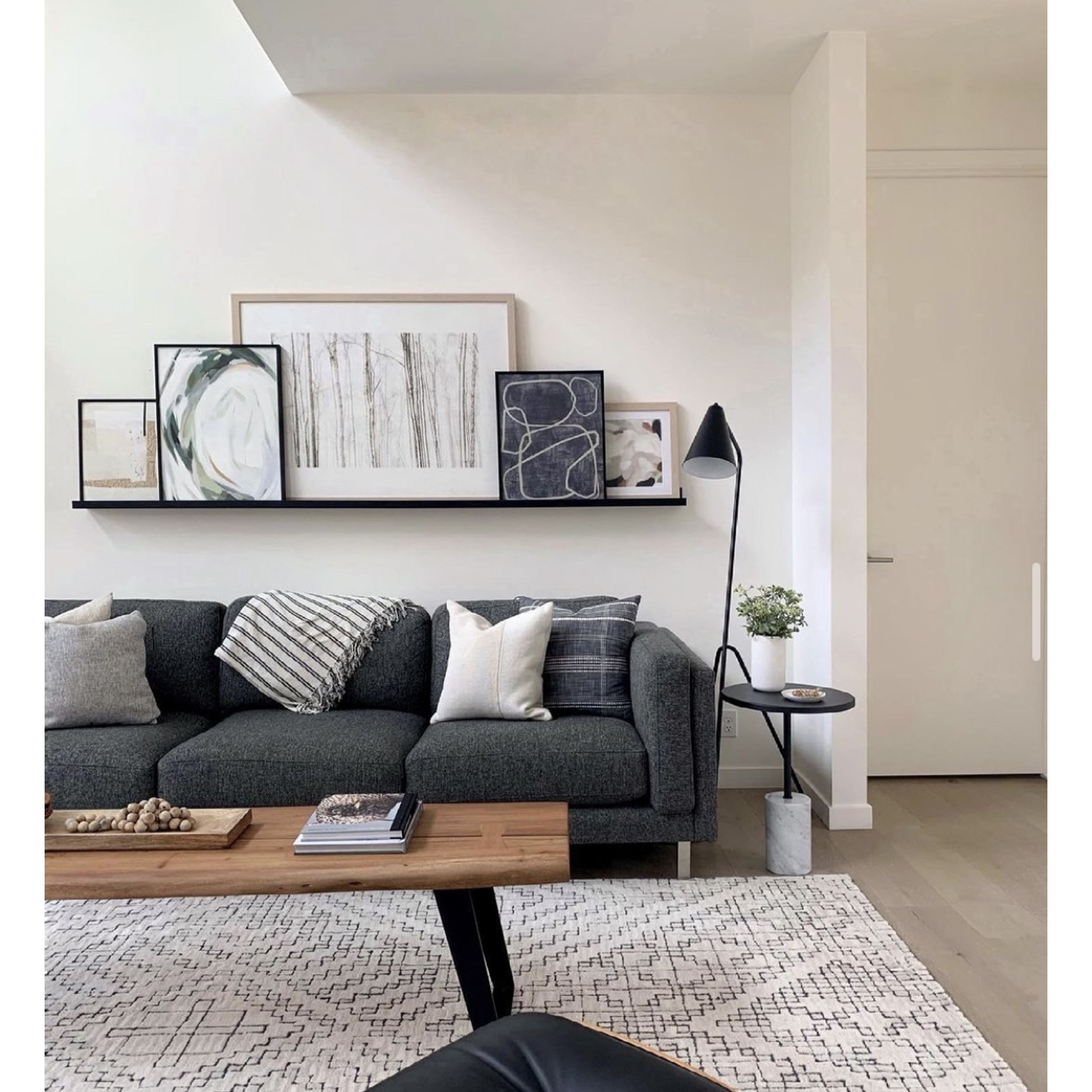 Repisa Lineal de madera / Tinte negro (valor unitario)  2