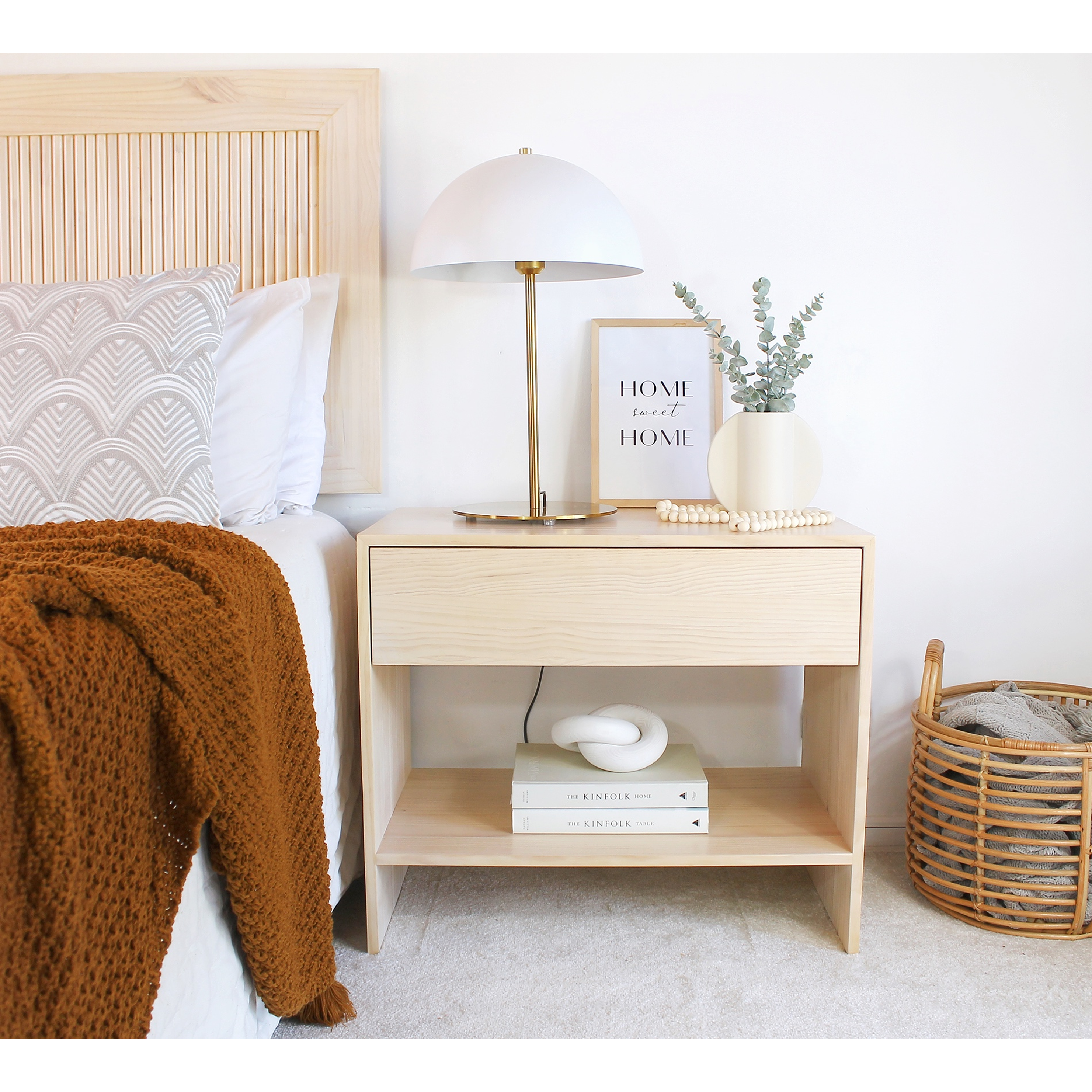 Velador de madera / Modelo Malta blanqueado  1